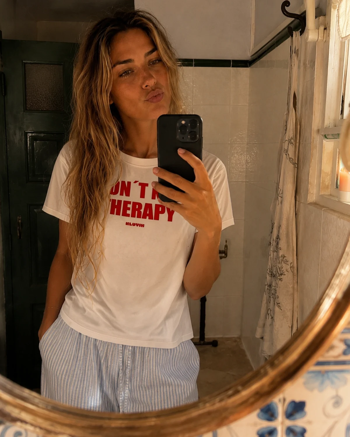 camiseta i dont need therapy blanca