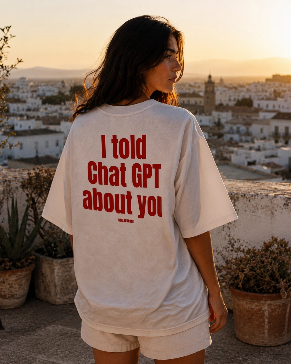 camiseta i told chat gpt about you oversize blanca