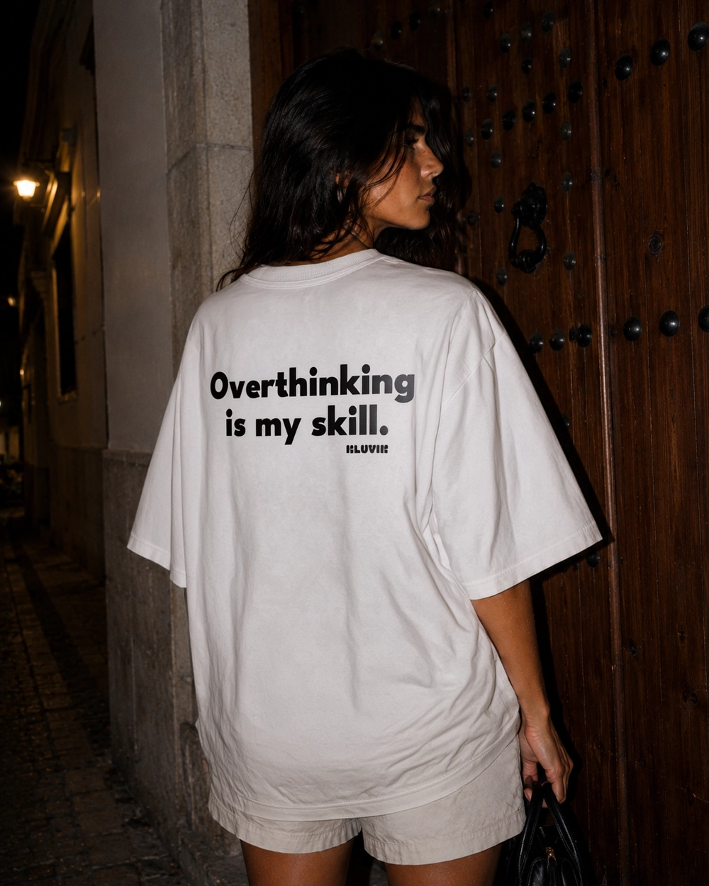 camiseta overthinking is my skill oversize blanca