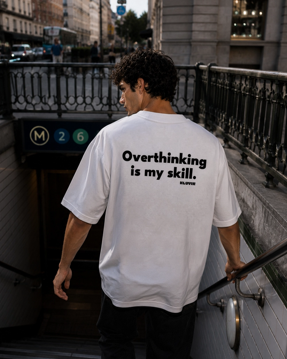 camiseta overthinking is my skill oversize blanca